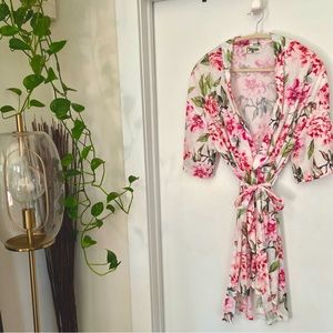 Show me your MuMu Brie robe